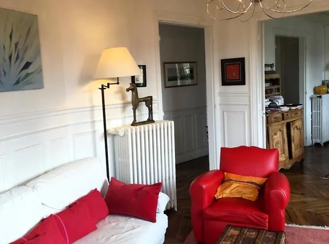 2 Bedrooms Chic 18th District * パリ