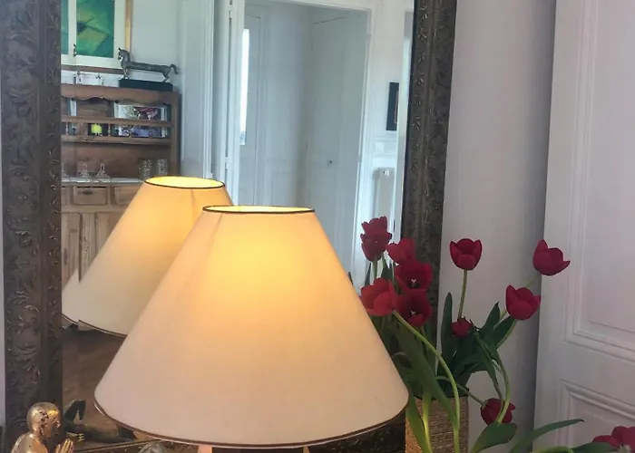 2 Bedrooms Chic 18th District アパート *