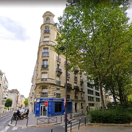 2 Bedrooms Chic 18th District *