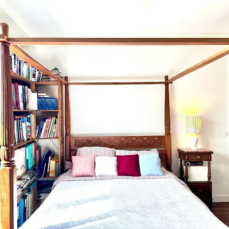 2 Bedrooms Chic 18th District * Párizs