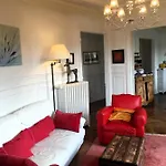 2 Bedrooms Chic 18th District * פריז