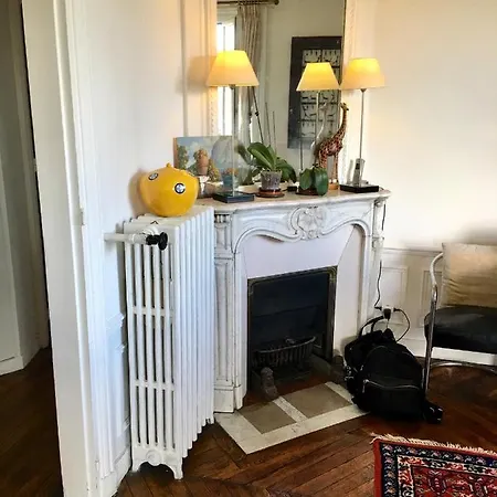 2 Bedrooms Chic 18th District 公寓